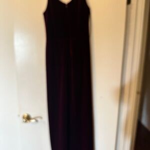 Xscape Elegant Dark burgandy velvet Dress